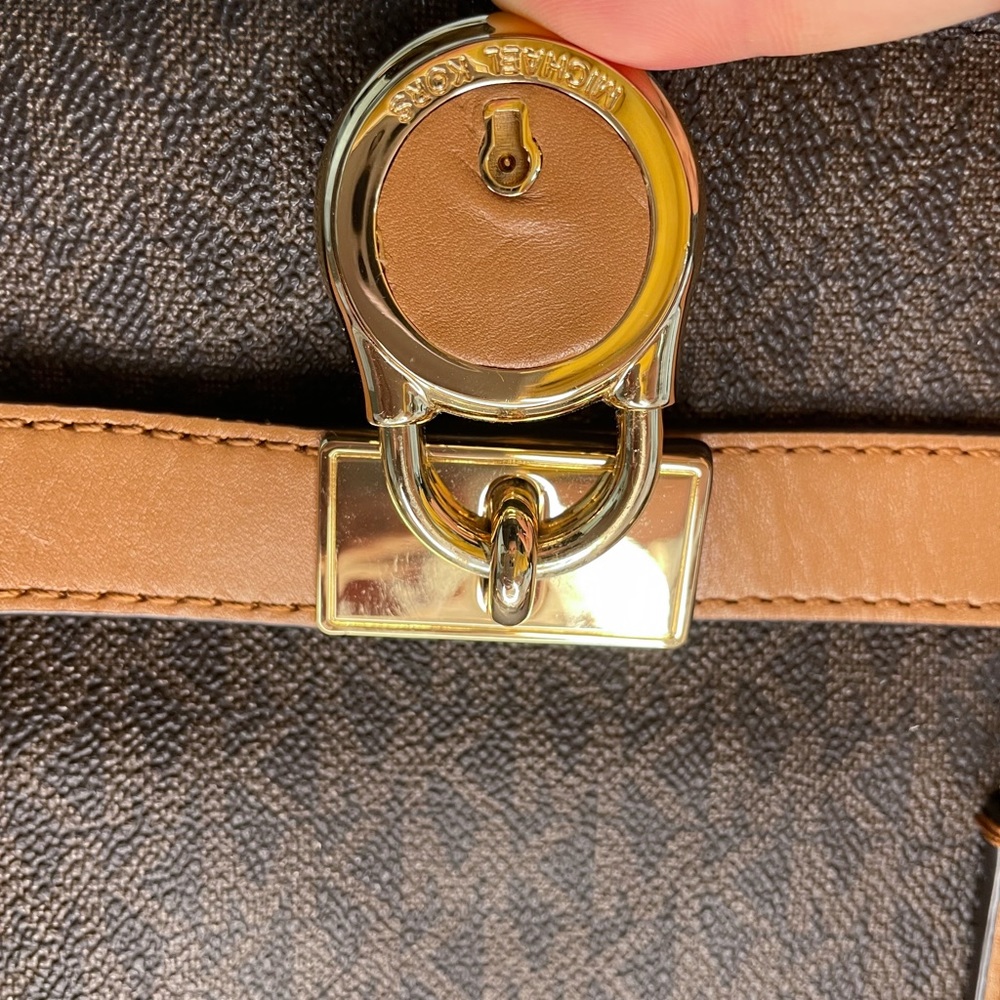 Michael Kors Leather Hamilton Satchel Bag Purse with Crossbody Strap - Picture 4 of 15